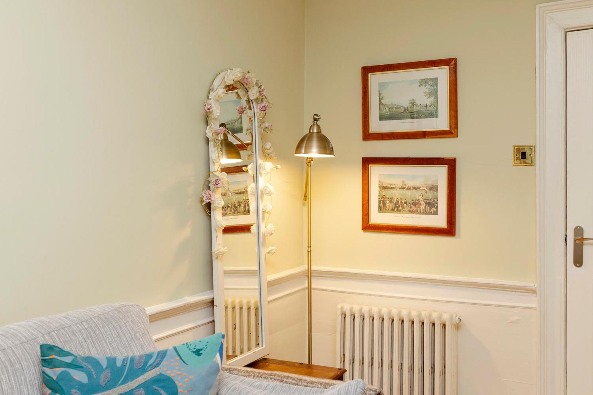 Joivy Beautiful Apartment, Private Garden, Calton Hill EDI Exterior foto