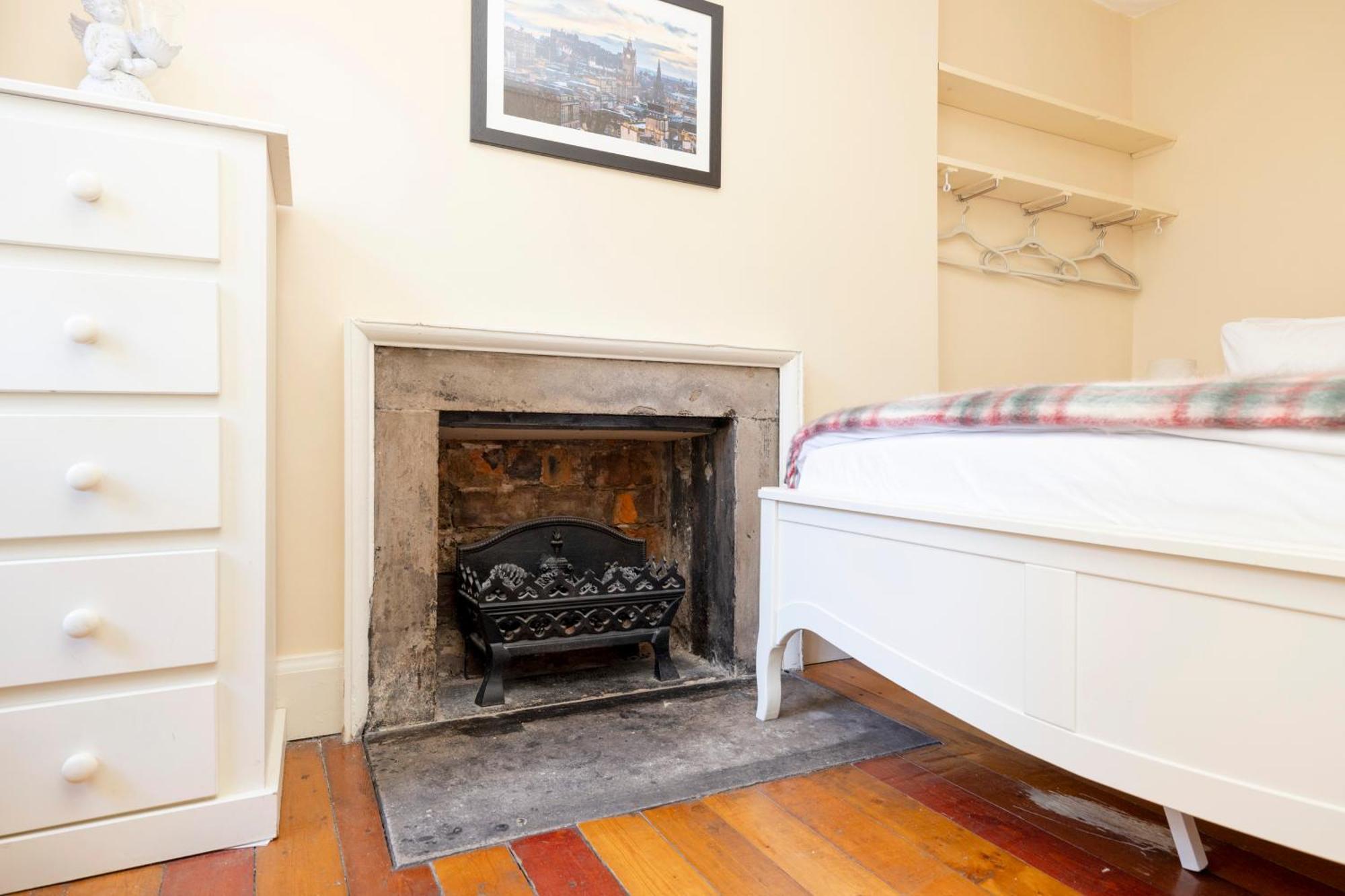 Joivy Beautiful Apartment, Private Garden, Calton Hill EDI Exterior foto